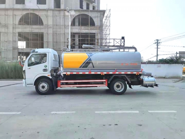 國(guó)六【9立方 】東風(fēng)多利卡D7吸糞車(chē) 東風(fēng)凱普特K7