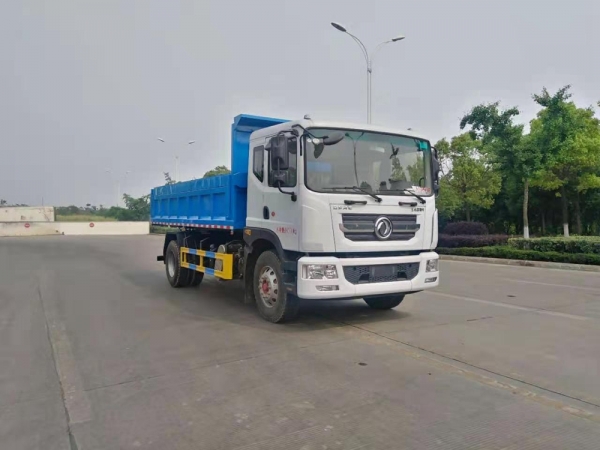 國(guó)六東風(fēng)多利卡D9自卸式垃圾車(chē)