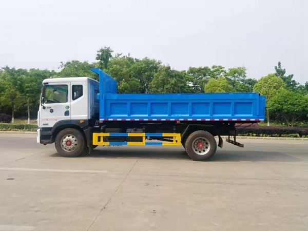 國(guó)六東風(fēng)多利卡D9自卸式垃圾車(chē)