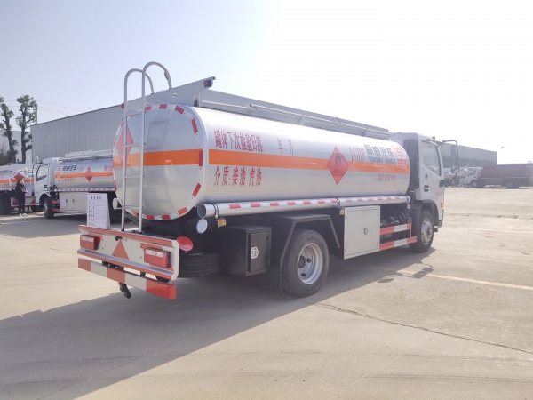 8.5方國(guó)六東風(fēng)油罐車(chē)
