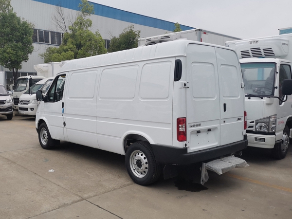 江鈴特順?biāo)幤防滏溸\(yùn)輸車(chē)