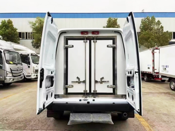 江鈴特順?biāo)幤防滏溸\(yùn)輸車(chē)