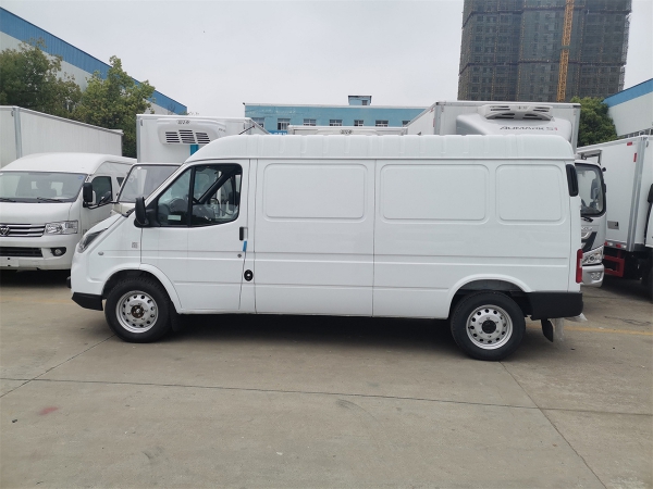 江鈴特順?biāo)幤防滏溸\(yùn)輸車(chē)